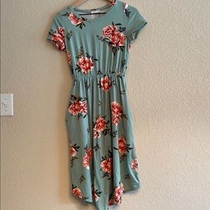 *Final Price* Floral midi dress w elastic waist